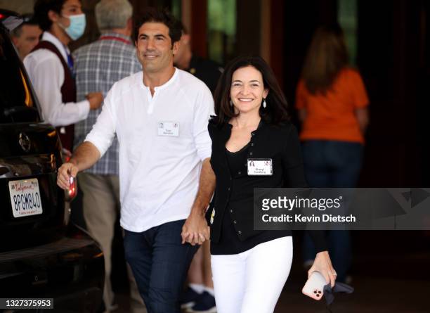 Facebook COO Sheryl Sandberg and her husband Tom Bernthal arrive for the Allen & Company Sun Valley Conference on July 06, 2021 in Sun Valley, Idaho....