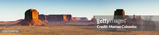 sunrise at artist point, monument valley, arizona, usa - arizona mountains stock pictures, royalty-free photos & images