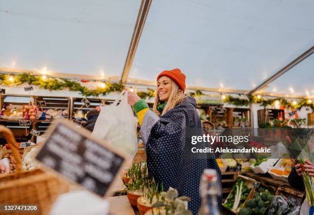 traveling like a local - oranges in basket at food market stock pictures, royalty-free photos & images