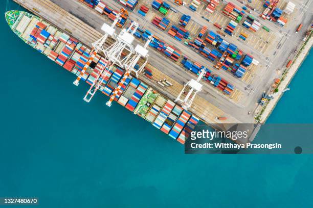 high angle view on cargo container terminal in hamburg port - hamburgo fotografías e imágenes de stock