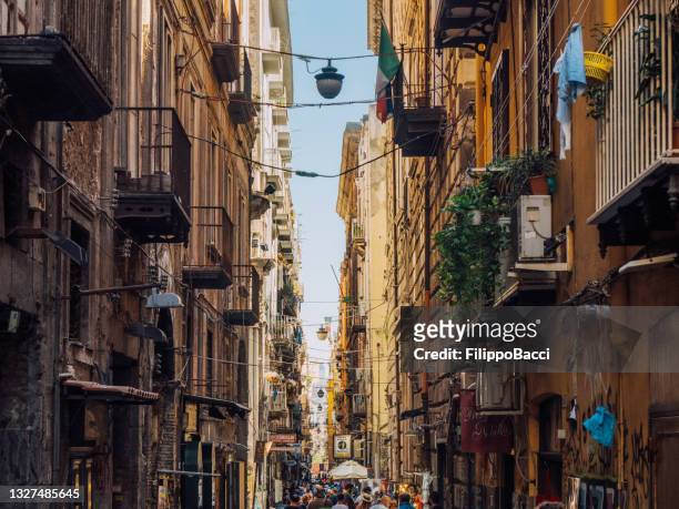 ナポリ市の中央通り - naples ストックフォトと画像