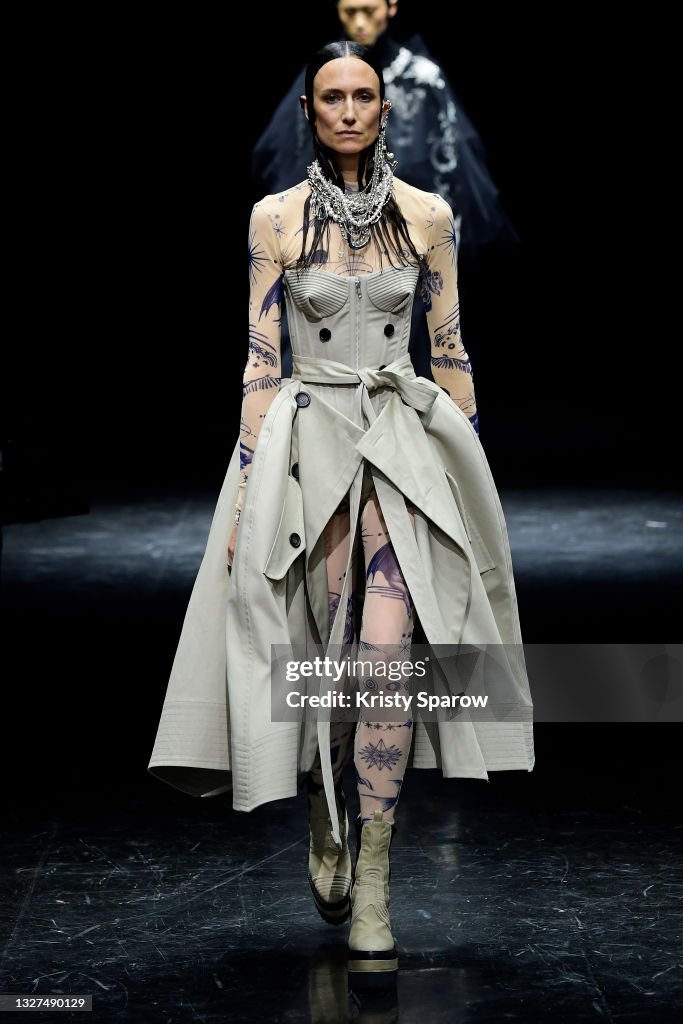Jean-Paul Gaultier : Runway - Paris Fashion Week - Haute Couture Fall/Winter 2021/2022