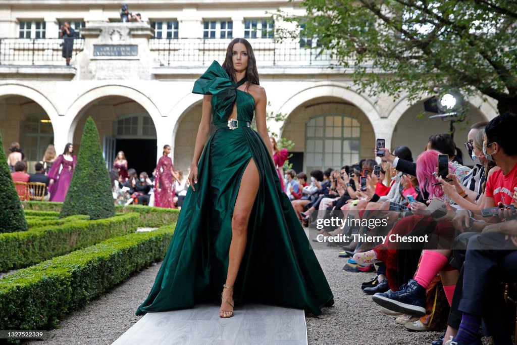 Zuhair Murad : Runway - Paris Fashion Week - Haute Couture Fall/Winter 2021/2022