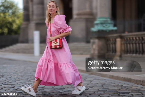 H&M Bag Photos And Premium High Res Pictures - Getty Images