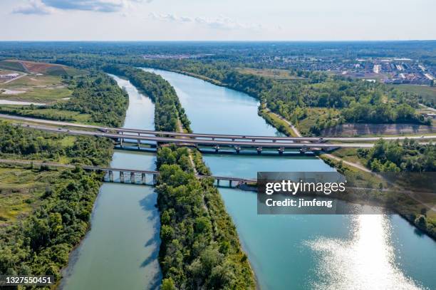 aerial welland canal and trail in port robinson, st. catharines, kanada - kanal stock-fotos und bilder