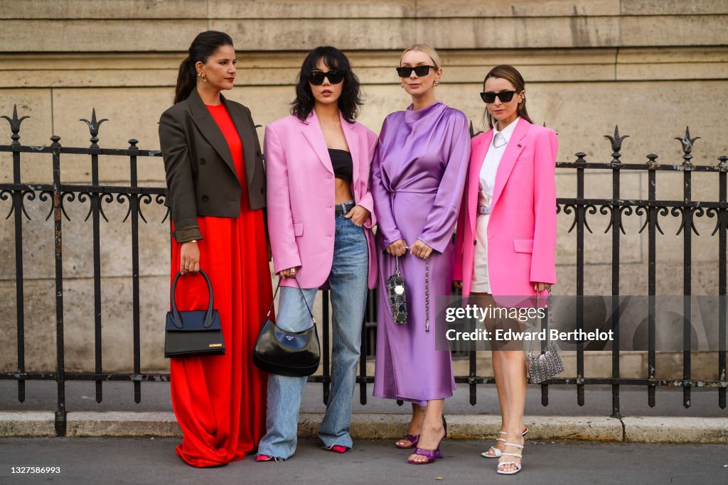 Street Style - Paris Fashion Week - Haute Couture Fall/Winter 2021/2022 : Day Three