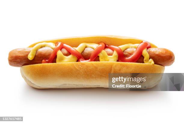 snack: hotdog isolato su sfondo bianco - bbq sandwich foto e immagini stock