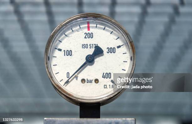 close up of a professional bar meter - barometer bildbanksfoton och bilder