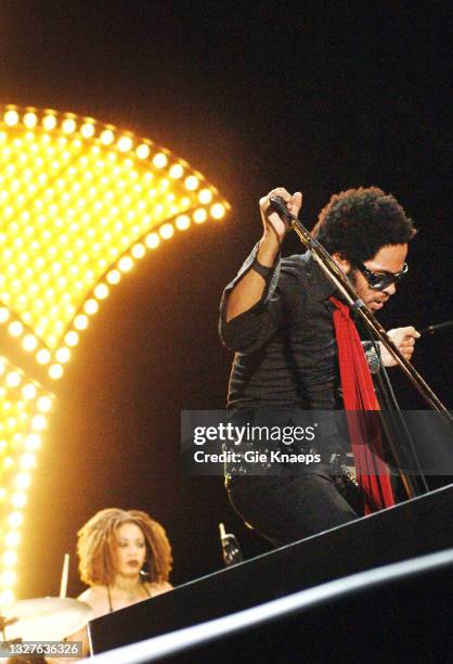 Lenny Kravitz, Drummer Cindy Blackman, T/W Classic Festival, Werchter, Belgium, 25 June 2005.