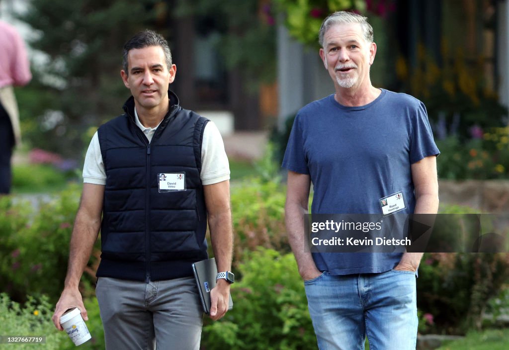 Co-CEO of Netflix Reed Hastings and CEO of Nubank David Velez walk News  Photo - Getty Images