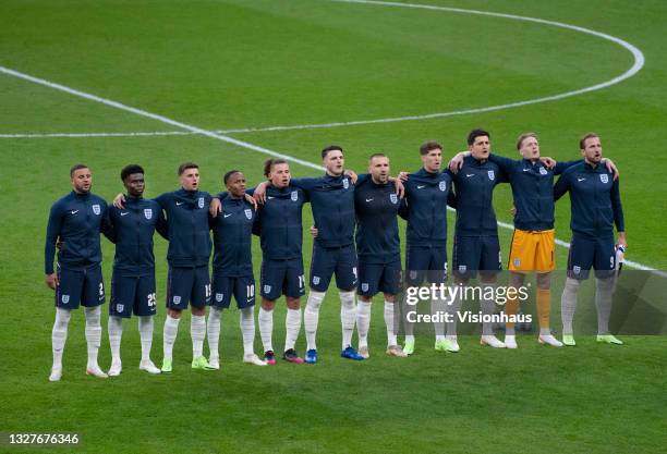 Engerland Singing Anthem Photos and Premium High Res Pictures - Getty Images