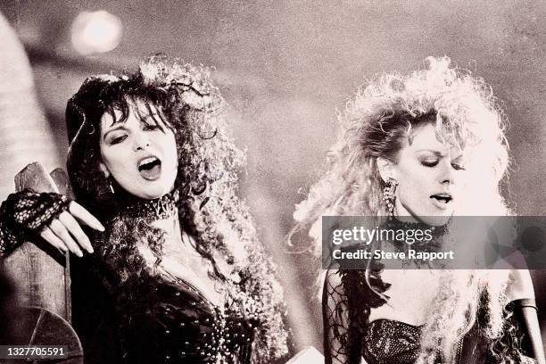 Ann & Nancy Wilson of Heart, What About Love video 05/09/85 .