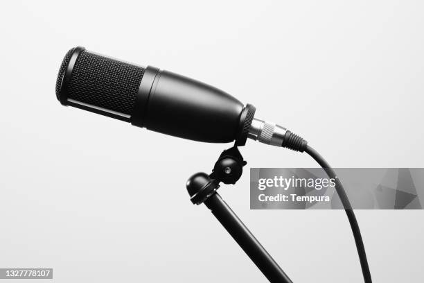 studio microphone for recording podcast or singing. - radio imagens e fotografias de stock
