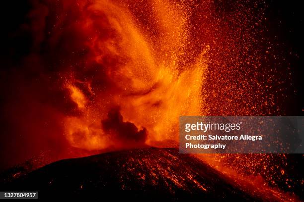 volcano etna eruption, july 09. 2021 - lava bildbanksfoton och bilder