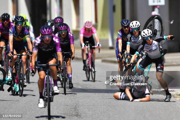 Amanda Spratt of Australia, Georgia Williams of New Zealand & Grace Brown of Australia and Team BikeExchange involved in a crash with a few...