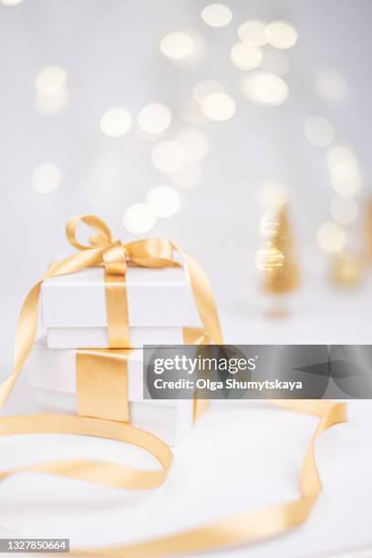 Present Stack Gold 615 Gold Present Stack Stock Photos, High-Res Pictures, and Images ...