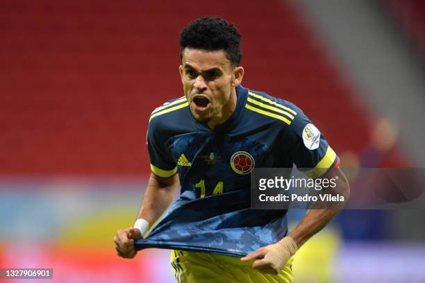 Luis Diaz of Colombia celebrates after scoring the third goal of his team during a Third Place play off match between Peru and Colombia as part of...