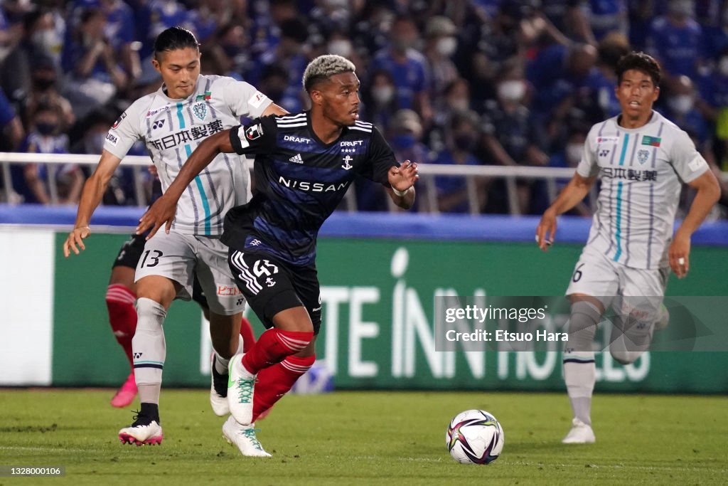 Yokohama F.Marinos v Avispa Fukuoka - J.League Meiji Yasuda J1