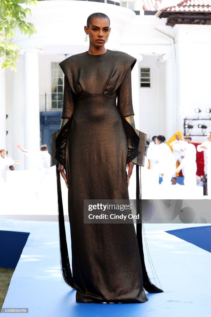 Pyer Moss Couture : Runway - Paris Fashion Week - Haute Couture Fall/Winter 2021/2022