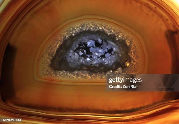 Inside A Geode Cross Section Geode Stock-Fotos und Bilder - Getty Images