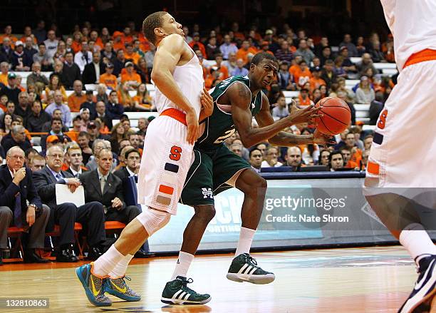George Beamon 1,697 Manhattan Jaspers Photos & High Res Pictures - Getty Images