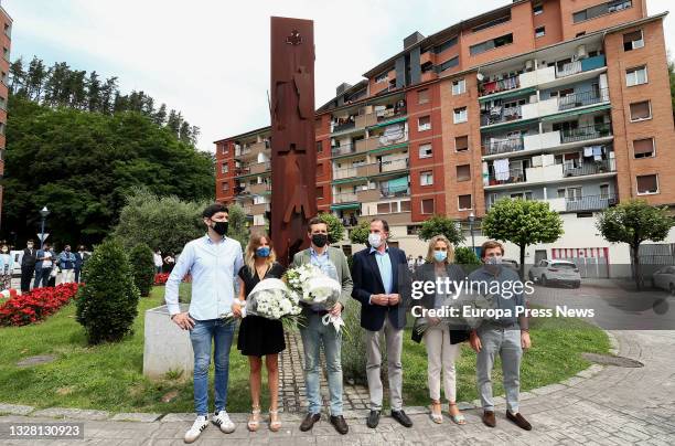 The national spokesman of the PP and mayor of Madrid, Jose Luis Martinez-Almeida ; the president of the Basque PP, Carlos Iturgaiz ; the president of...