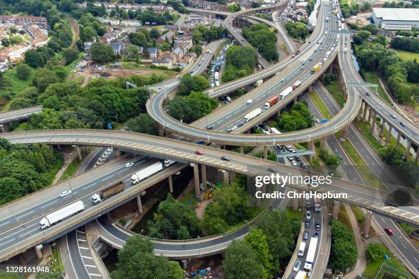 spaghetti junction m6 motorway, birmingham, england, großbritannien - traffic uk stock-fotos und bilder