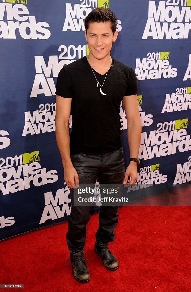 Actor Meraz Actor Alex Meraz arrives at the 2011 MTV Movie Awards at Universal ...