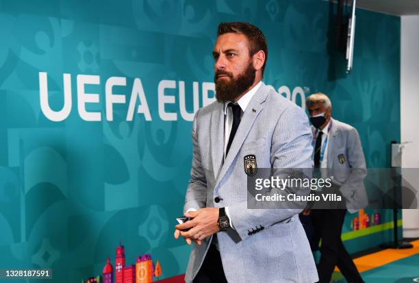 Daniele De Rossi, Assistant Coach of Italy arrives at the stadium prior to the UEFA Euro 2020 Championship Final between Italy and England at Wembley...