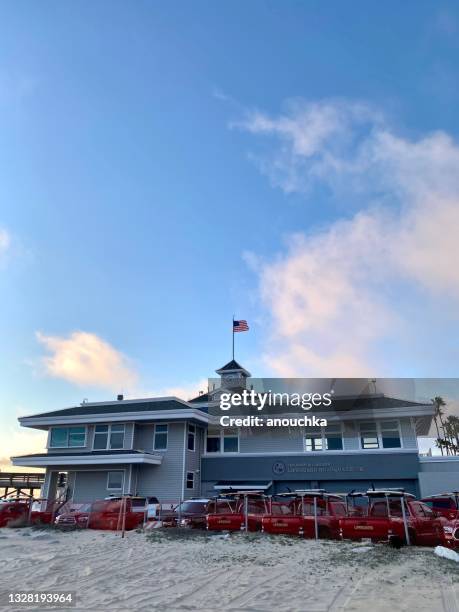newport beach fire-lifeguard headquarters - newport beach california stock pictures, royalty-free photos & images