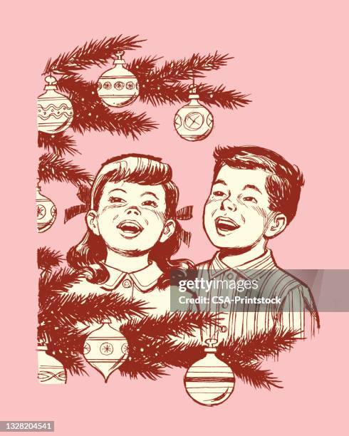 illustration von jungen und mädchen, die weihnachtsbaum mit dekoration betrachten - schmalz stock-grafiken, -clipart, -cartoons und -symbole