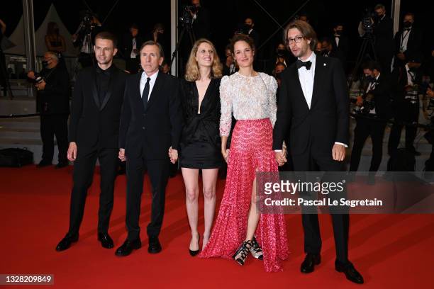 Anders Danielsen Lie, Tim Roth, director Mia Hansen-Løve, Vicky Krieps and Hampus Nordenson attend the "Bergman Island" screening during the 74th...