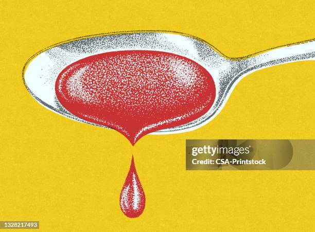 ilustraciones, imágenes clip art, dibujos animados e iconos de stock de líquido rojo en una cuchara - jarabe para la tos