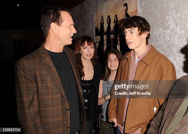 Actor Bill Paxton, Louise Paxton, Lydia Paxton and James Paxton arrive at HBO's "Big Love" Season 5 Premiere at Directors Guild Of America on January...