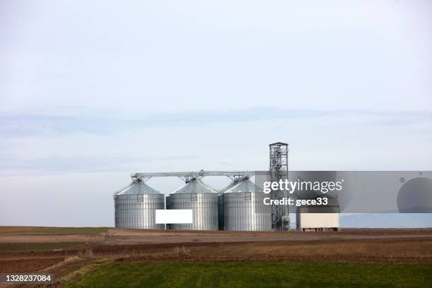 silo - corncob towers stock pictures, royalty-free photos & images