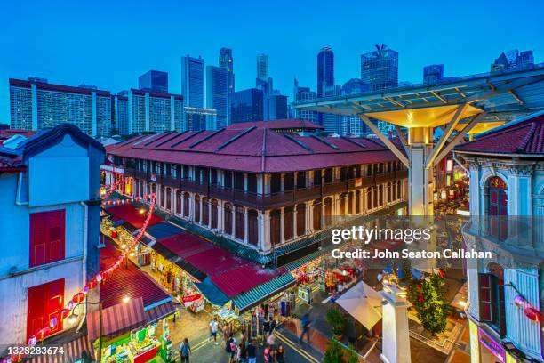 singapore, chinatown, food street - singapore night market stock pictures, royalty-free photos & images