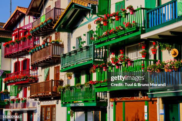 spain, basque country, guipuscoa, hondarribia - comunidad autónoma del país vasco fotografías e imágenes de stock