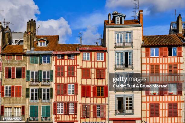 france, pyrénées-atlantiques, basque country, bayonne - bayona foto e immagini stock