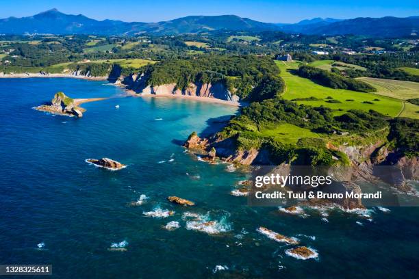 france, basque country, hendaye, pointe sainte anne, bay of loia - atlantikküste frankreich stock-fotos und bilder