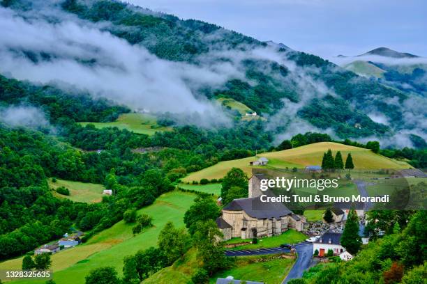 france, basque country, haute soule valley - baskenland stock-fotos und bilder