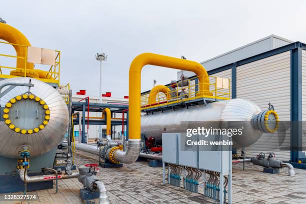low temperature separator in chemical plant - cryobiology stock pictures, royalty-free photos & images