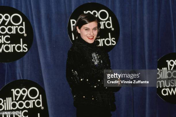 English singer and songwriter Lisa Stansfield attends the First Annual Billboard Music Awards at Barker Hangar in Santa Monica, California, 26th...