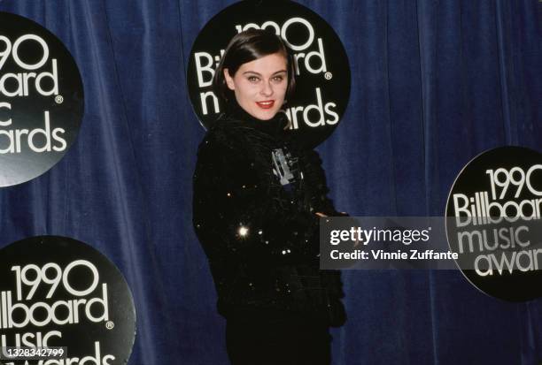 English singer and songwriter Lisa Stansfield attends the First Annual Billboard Music Awards at Barker Hangar in Santa Monica, California, 26th...