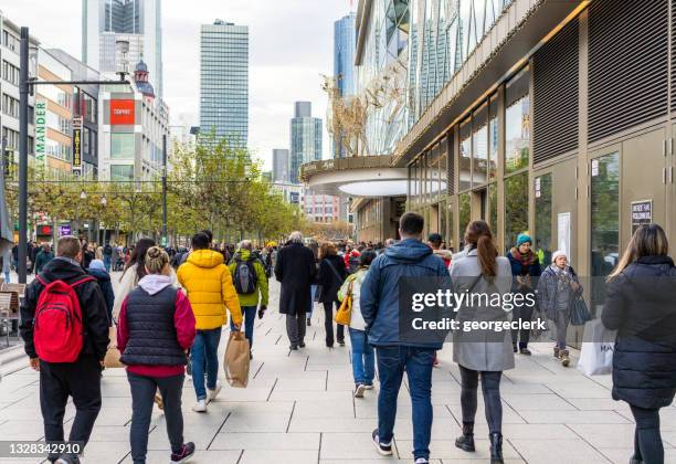 busy shopping street in frankfurt - pedestrian zone stock pictures, royalty-free photos & images