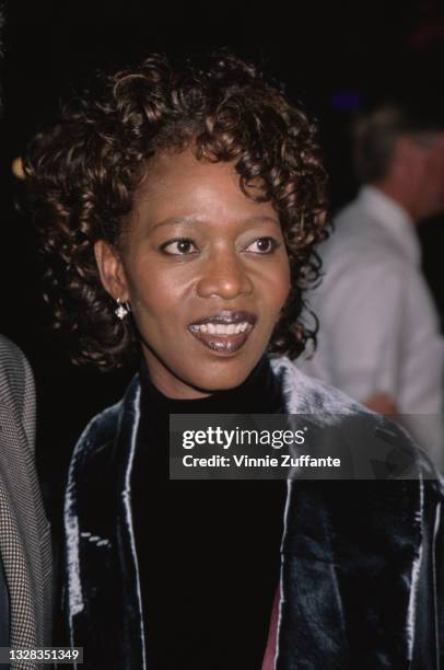 American actress Alfre Woodard attends the premiere of 'Beloved' in Los Angeles, California, USA, 12th October 1998.