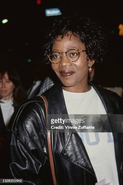American actress Alfre Woodard attends the premiere of 'Dolores Claiborne' at the Mann Village Theatre in Westwood, Los Angeles, USA, 23rd March 1995.