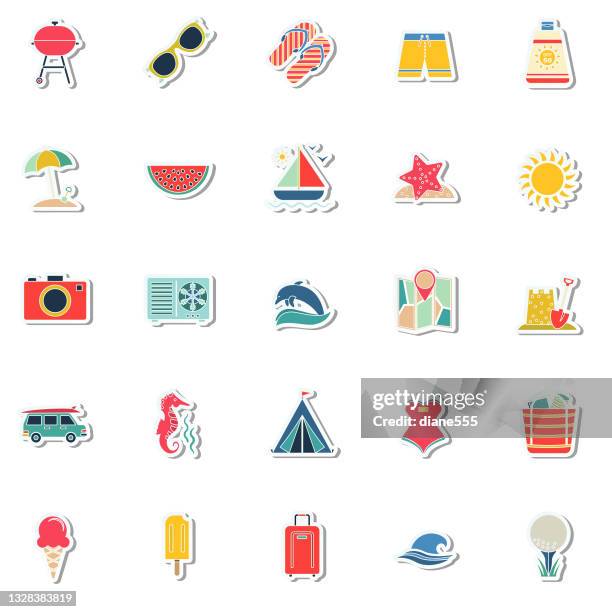 niedliche sommersymbole auf trasparent-basen - stock illustration - swimsuit icon stock-grafiken, -clipart, -cartoons und -symbole