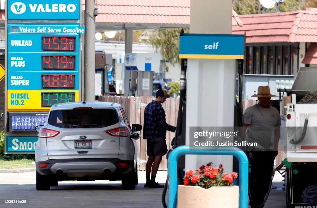 Gas Prices In Bay Area Soar To Nearly $6 A Gallon