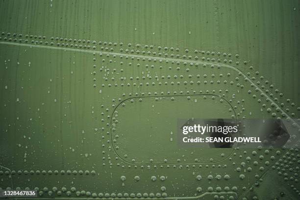 military armour plate - klinknagel stockfoto's en -beelden