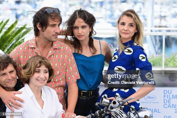 Director Maxime Roy, Clara Ponsot, Clotilde Courau, François Creton and Ariane Ascaride attend the "Les Heroiques/The Heroics" photocall during the...